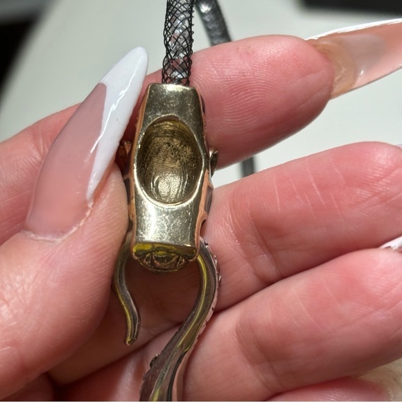 BETSEY JOHNSON SILVER CRYSTALS
FILLED MESH TEAL PANTHER HEAD
CHOKER NECKLACE 16" - Picture 2 of 10